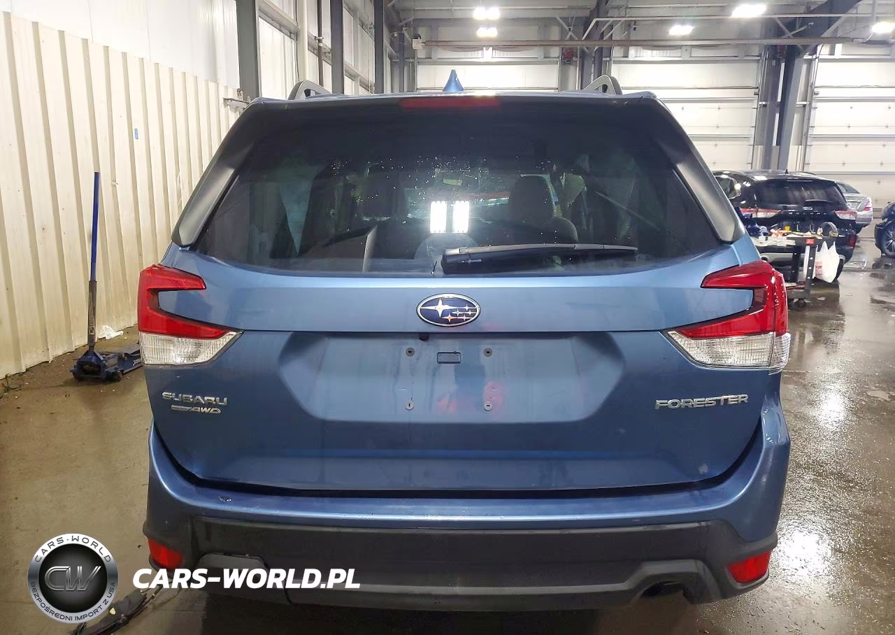 2023 Subaru Forester Premium VIN:JF2SKAEC7PH427314 - 6