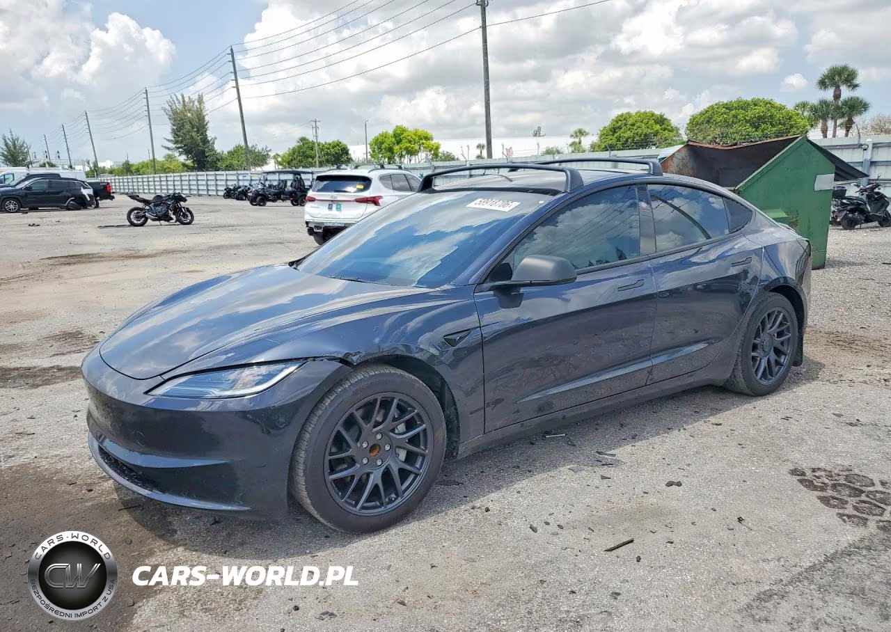 2025 Tesla Model 3 – zdjęcie 1 z 12