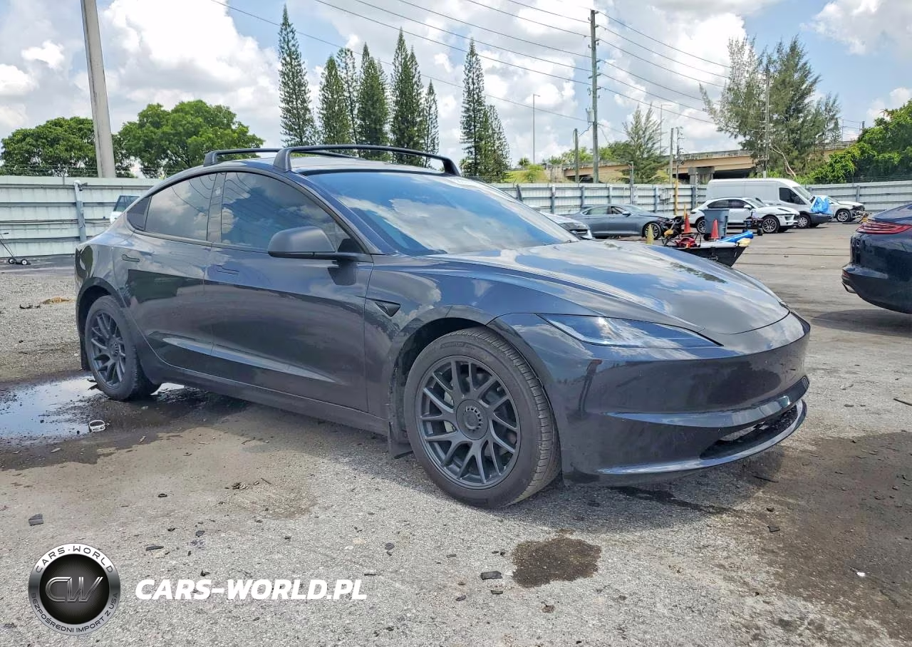 2025 Tesla Model 3 VIN:5YJ3E1EA6SF998777 - 4