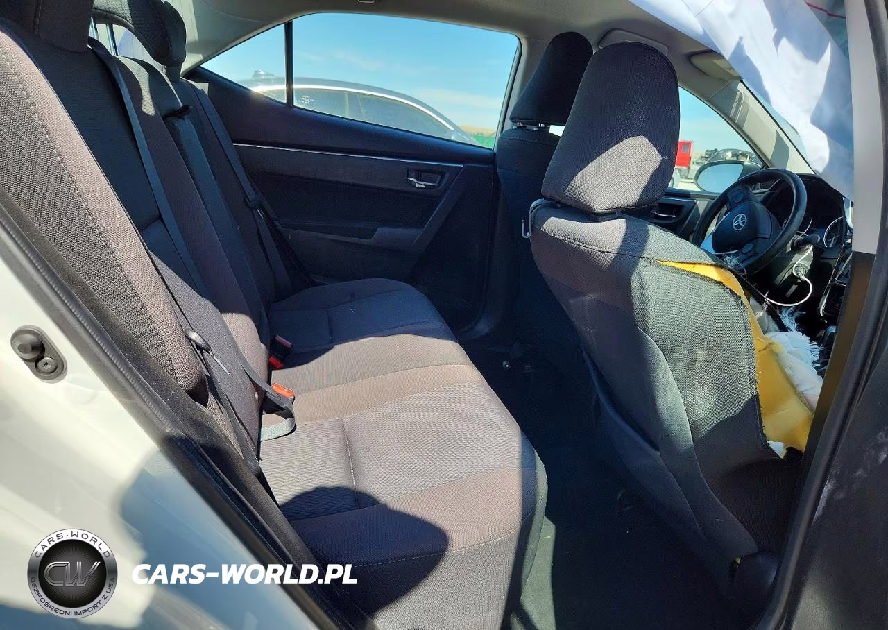 2017 Toyota Corolla Le VIN:5YFBURHEXHP625492 - 10