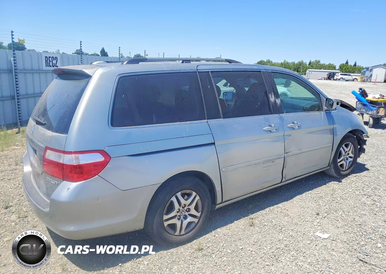 2005 Honda Oddesey VIN:5FNRL387X5B067411 - 3