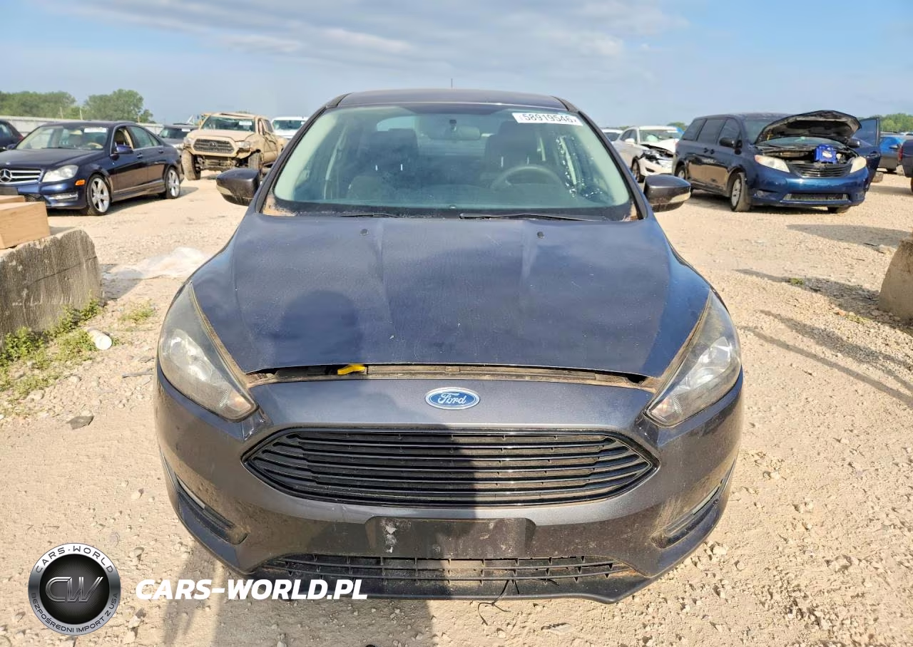 2017 Ford Focus Se VIN:1FADP3FE6HL274966 - 5