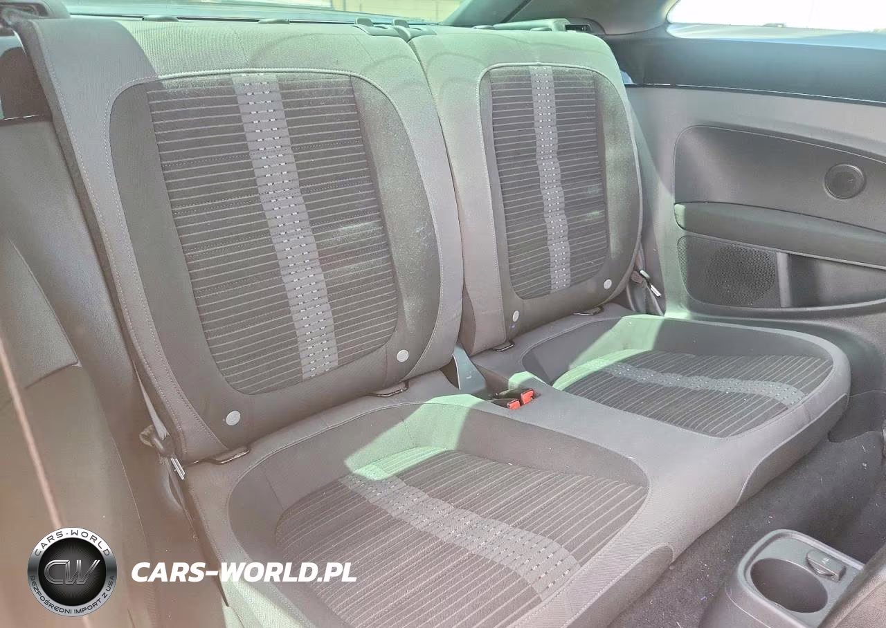 2013 Volkswagen Beetle Turbo VIN:3VWVA7AT0DM621260 - 10