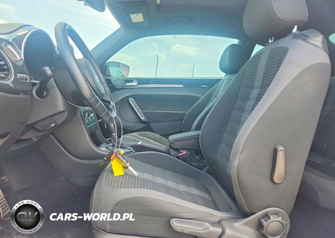 2013 Volkswagen Beetle Turbo VIN:3VWVA7AT0DM621260 - 7
