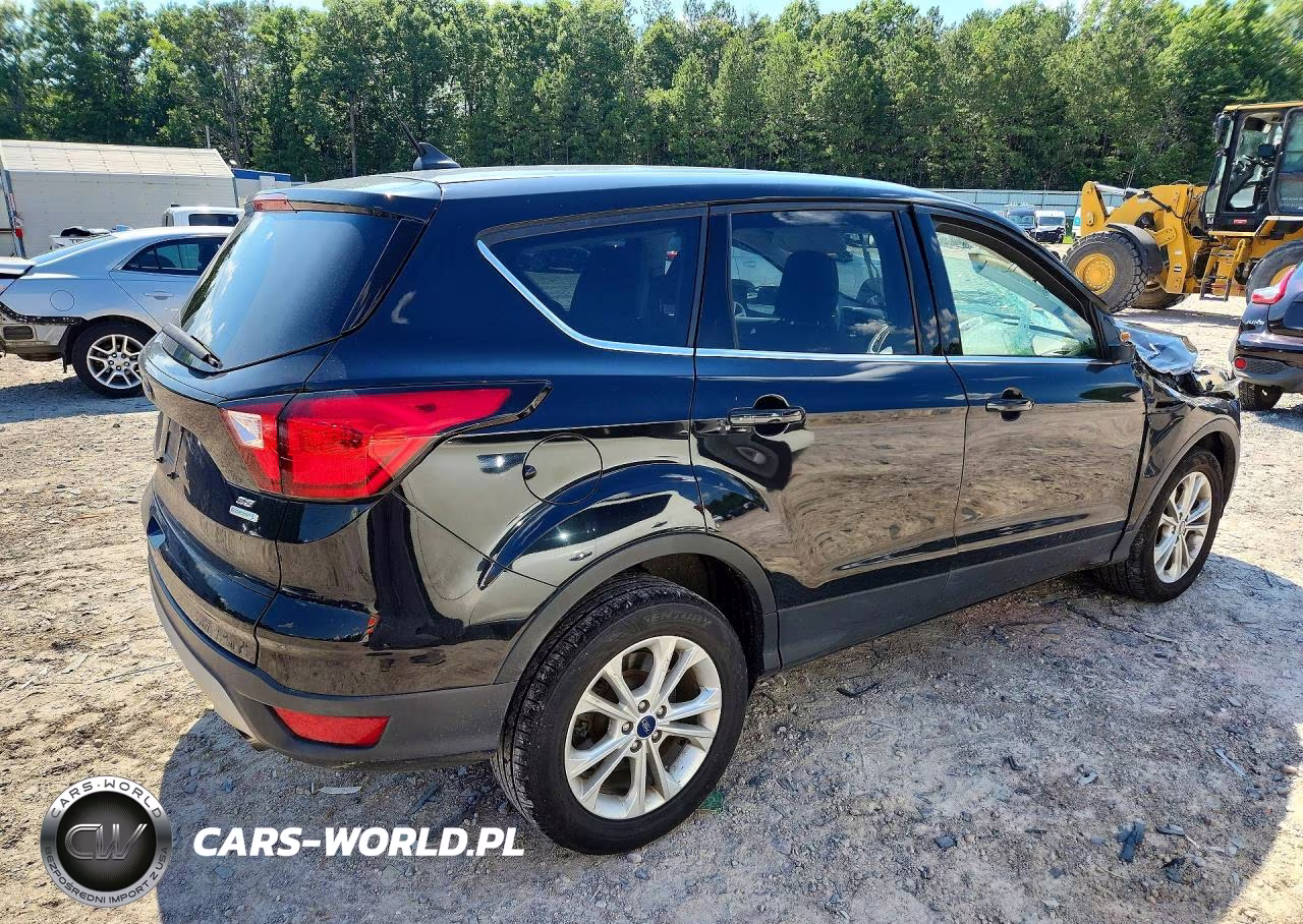2019 Ford Escape Se VIN:1FMCU0GD8KUC47011 - 3