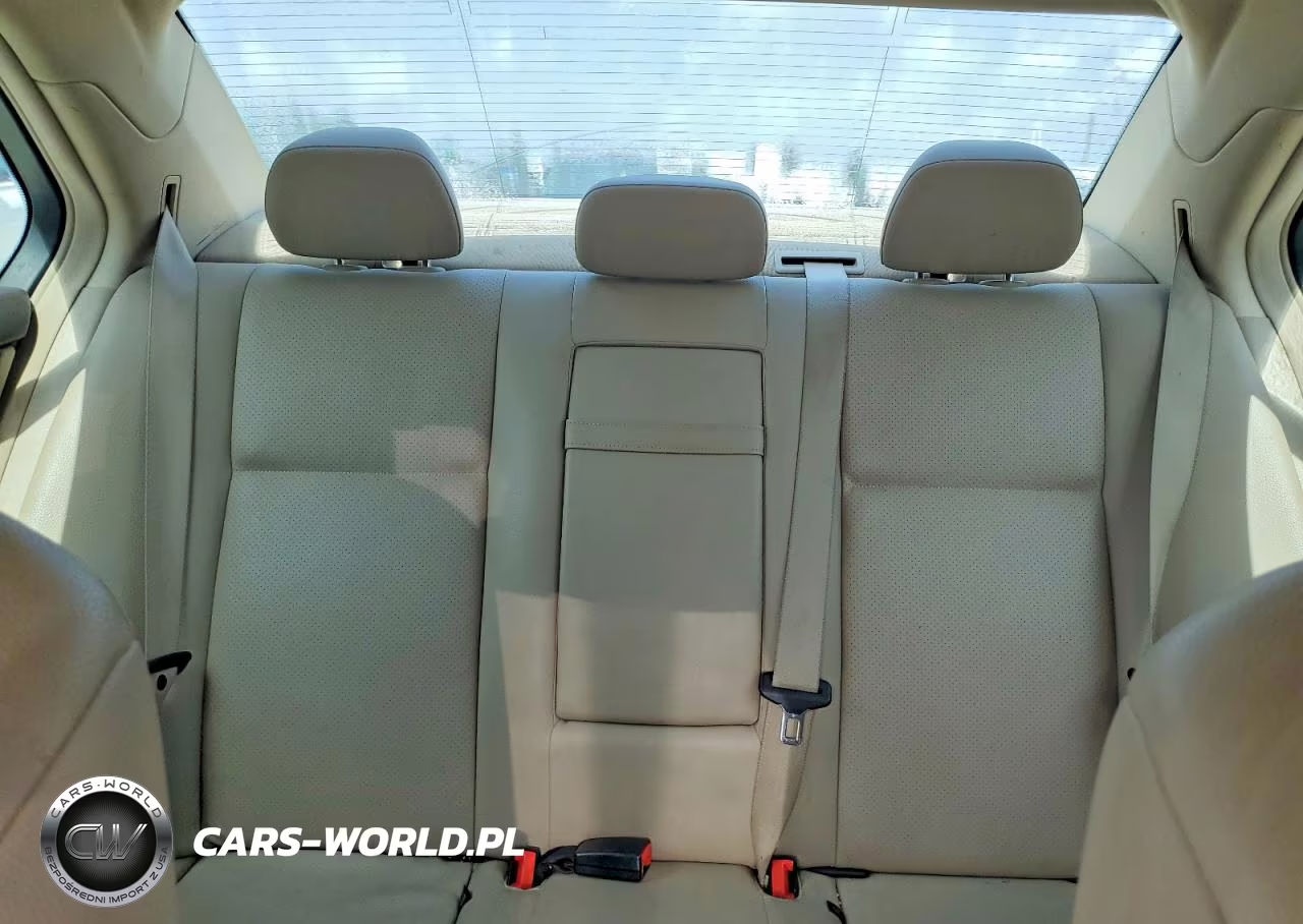 2013 Mercedes-Benz C 250 VIN:WDDGF4HB2DA769924 - 10
