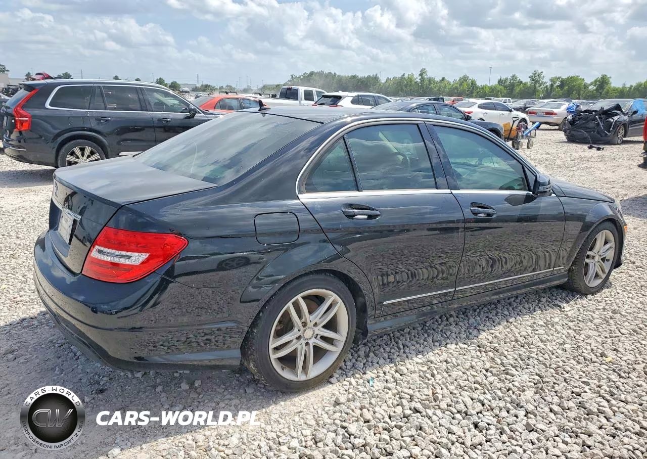 2013 Mercedes-Benz C 250 VIN:WDDGF4HB2DA769924 - 3