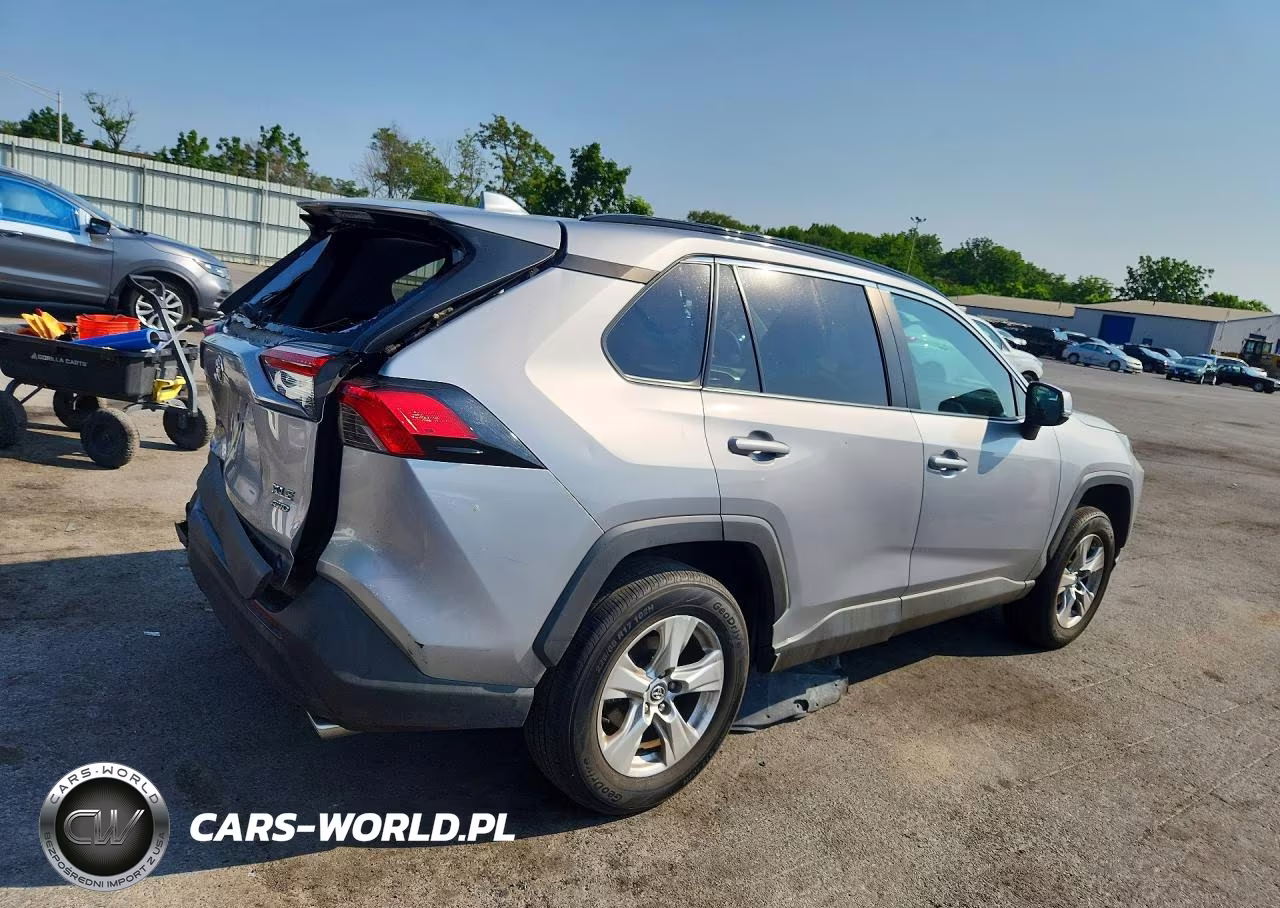 2020 Toyota Rav4 Xle VIN:2T3P1RFVXLC100983 - 3