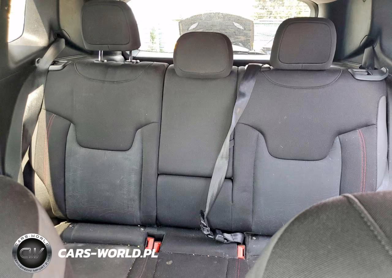2016 Jeep Renegade Trailhawk VIN:ZACCJBCT9GPC62910 - 10