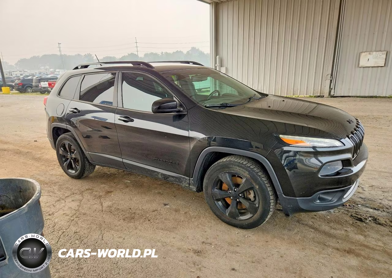 2015 Jeep Cherokee Latitude VIN:1C4PJMCB4FW728846 - 4