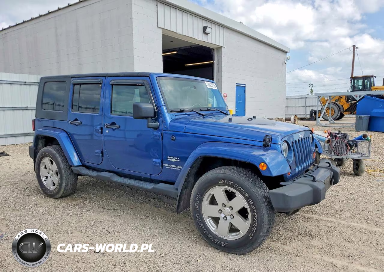 2010 Jeep Wrangler Unlimited Sahara VIN:1J4HA5H1XAL163761 - 4