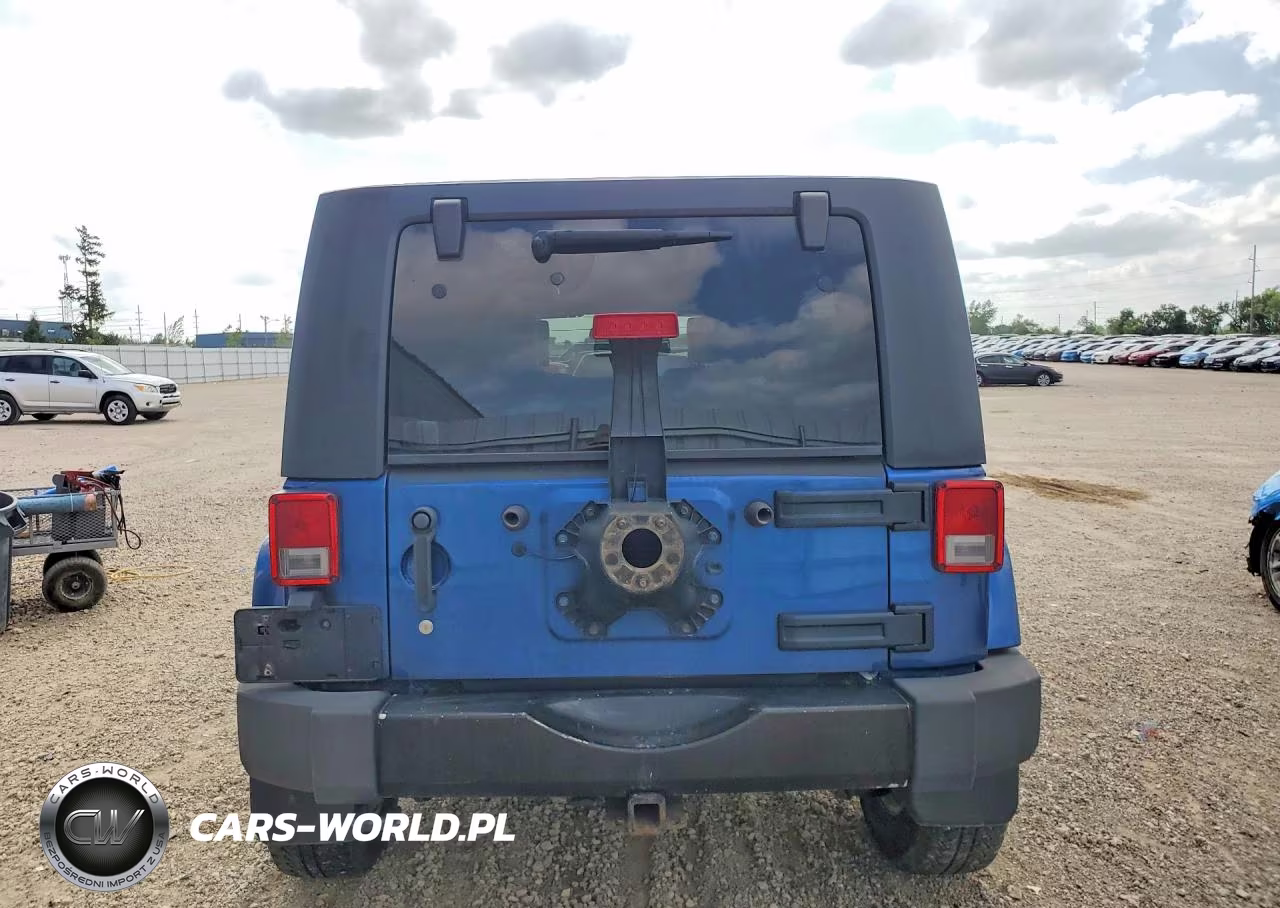 2010 Jeep Wrangler Unlimited Sahara VIN:1J4HA5H1XAL163761 - 6