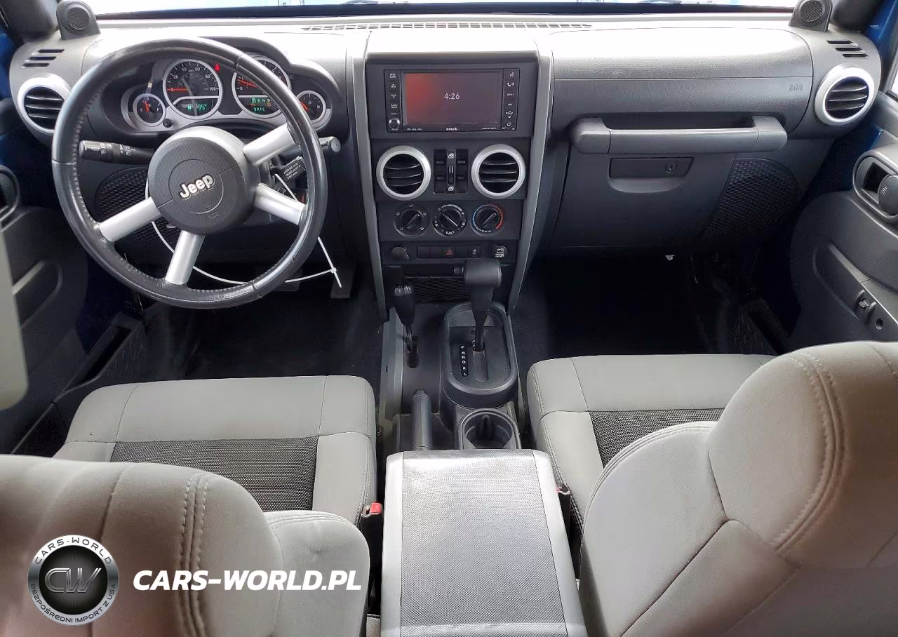 2010 Jeep Wrangler Unlimited Sahara VIN:1J4HA5H1XAL163761 - 8