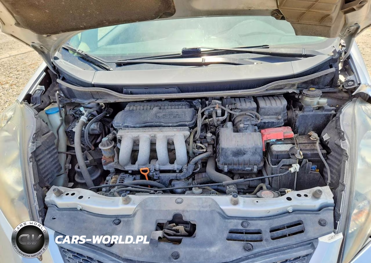 2012 Honda Fit VIN:JHMGE8H32CC030101 - 11