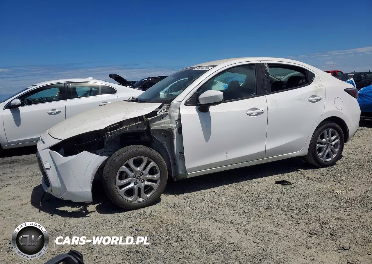 2017 Toyota Yaris Ia Base – zdjęcie 1 z 13