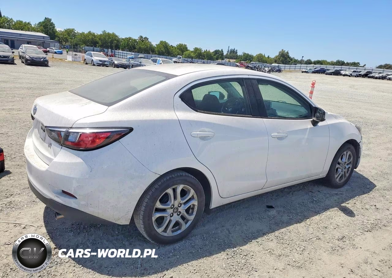 2017 Toyota Yaris Ia Base VIN:3MYDLBYV4HY169252 - 3