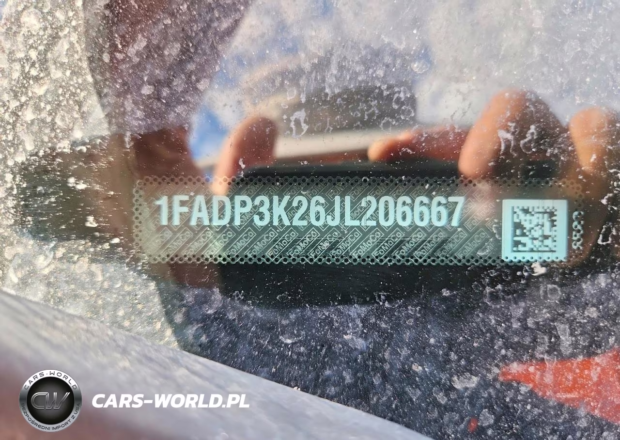 2018 Ford Focus Se VIN:1FADP3K26JL206667 - 12