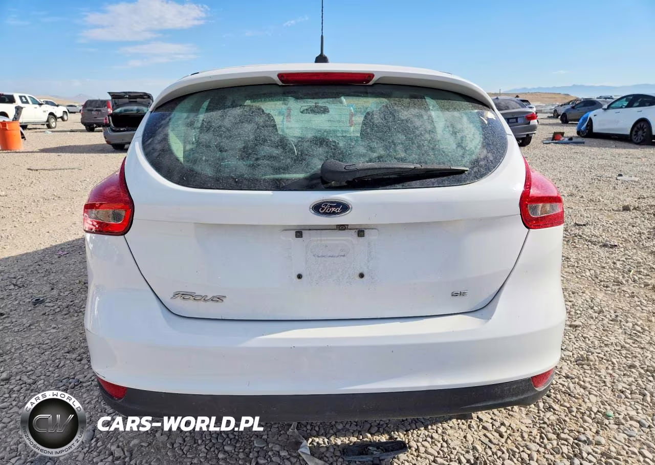 2018 Ford Focus Se VIN:1FADP3K26JL206667 - 6