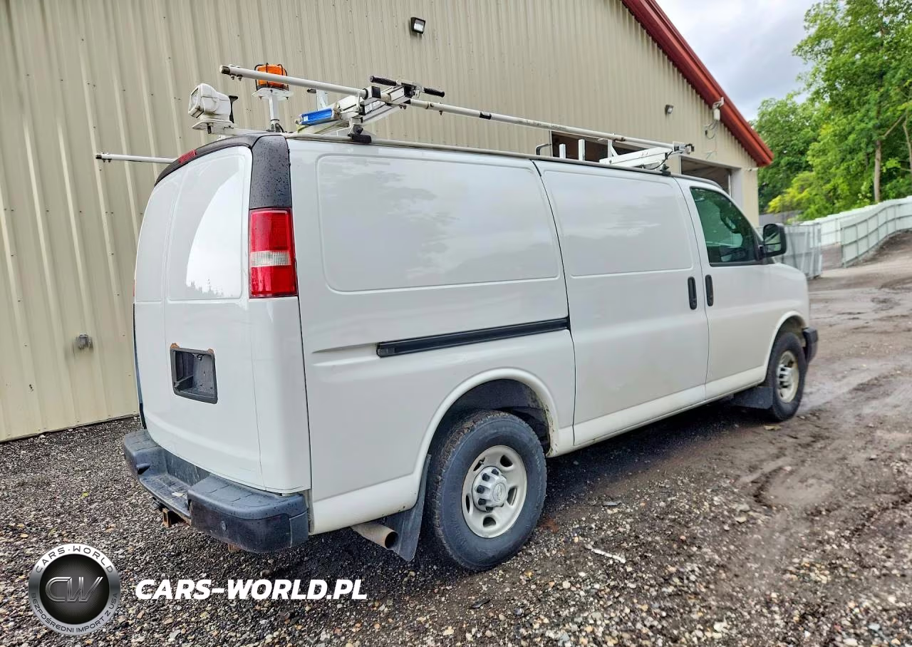2018 Chevrolet Express G2500 VIN:1GCWGAFP3J1342845 - 3
