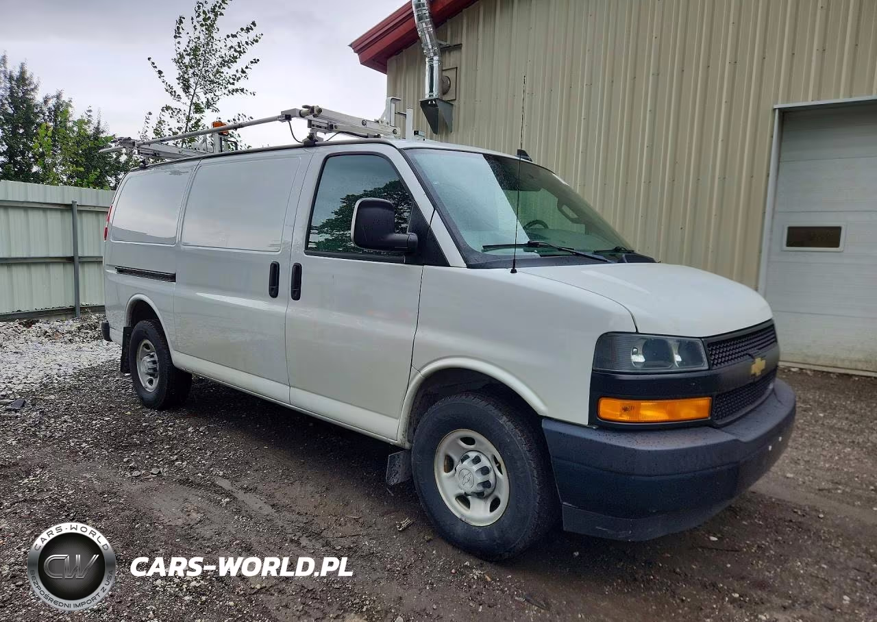2018 Chevrolet Express G2500 VIN:1GCWGAFP3J1342845 - 4