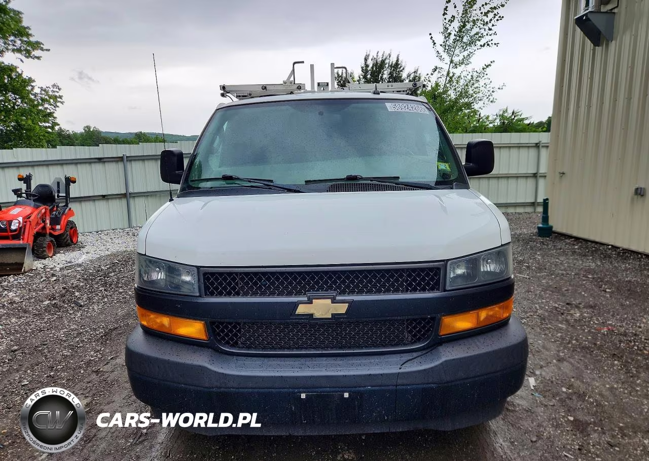 2018 Chevrolet Express G2500 VIN:1GCWGAFP3J1342845 - 5