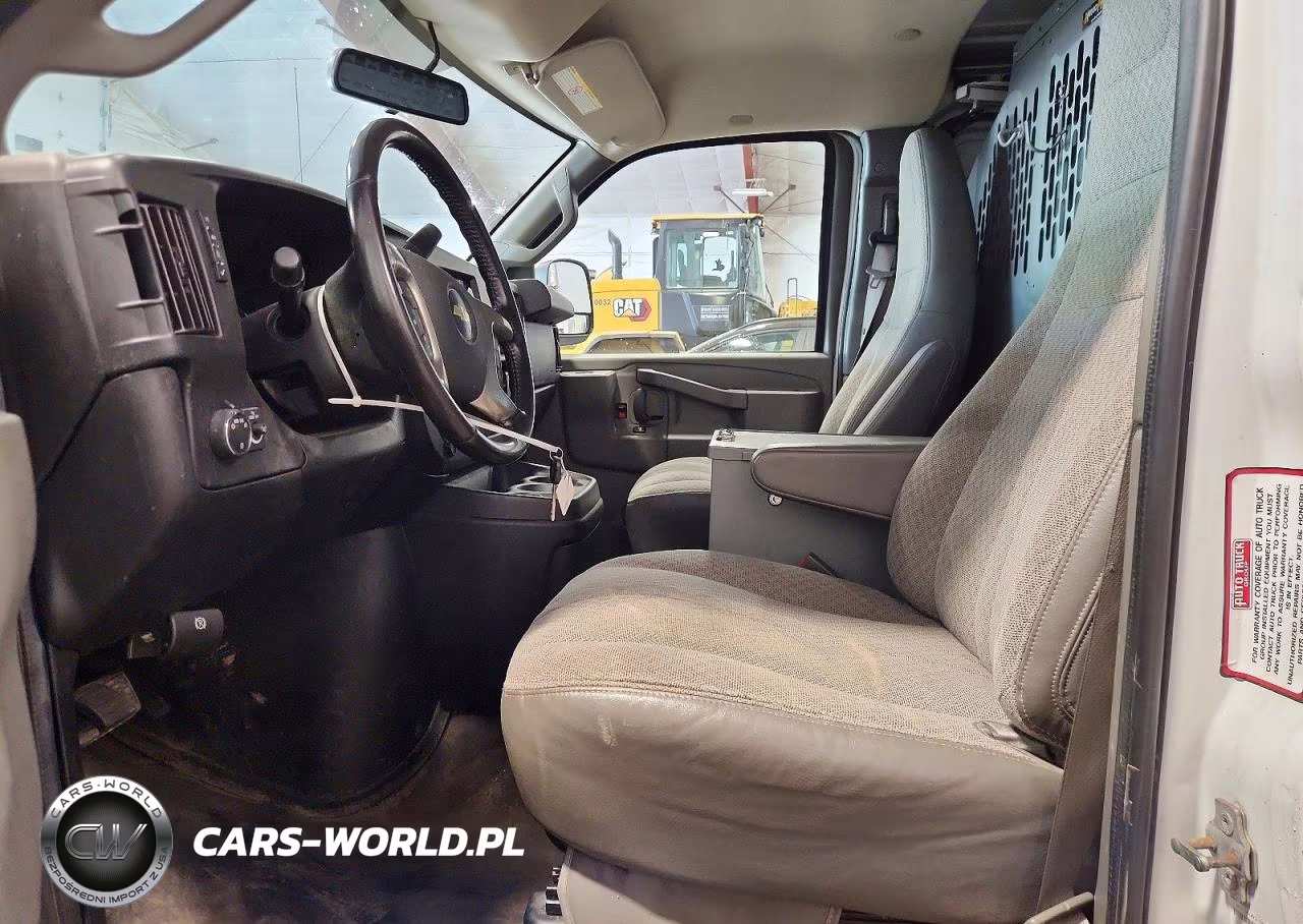 2018 Chevrolet Express G2500 VIN:1GCWGAFP3J1342845 - 7