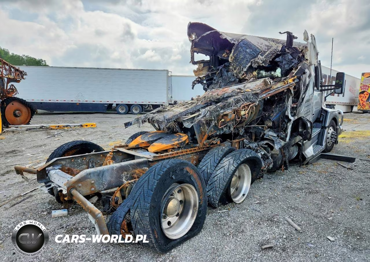2024 Kenworth T680 Semi Truck VIN:1XKYD49X4RJ312901 - 4