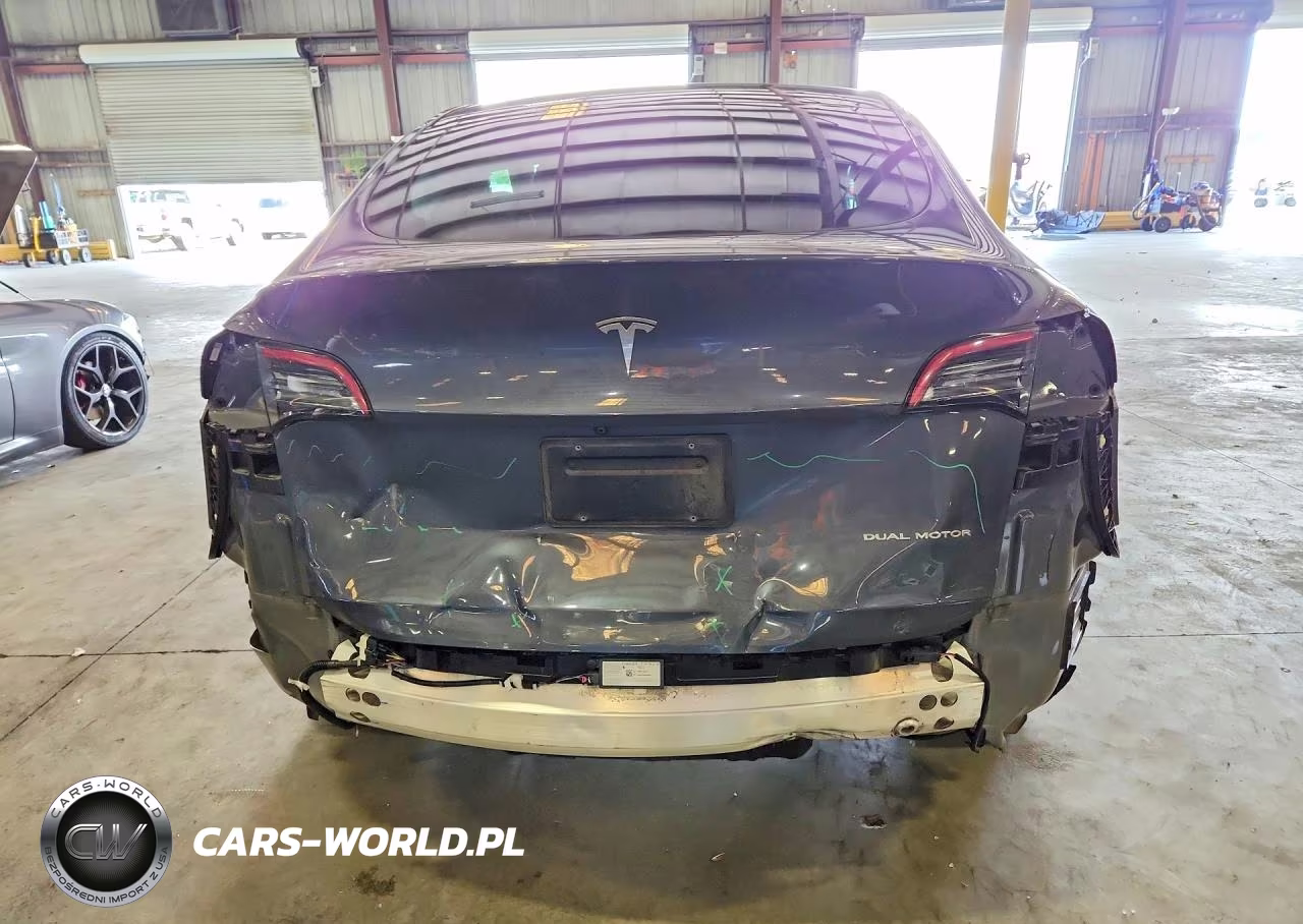 2023 Tesla Model Y VIN:7SAYGDEE8PA078645 - 6