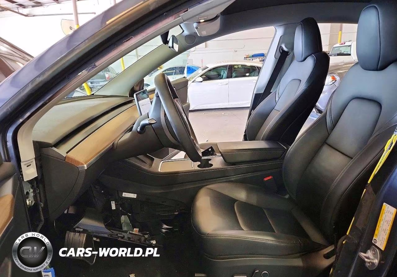 2023 Tesla Model Y VIN:7SAYGDEE8PA078645 - 7
