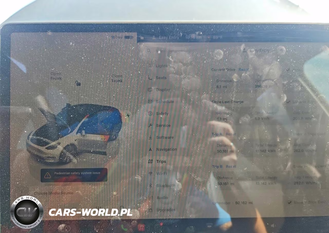2023 Tesla Model Y VIN:7SAYGDEE8PA078645 - 9