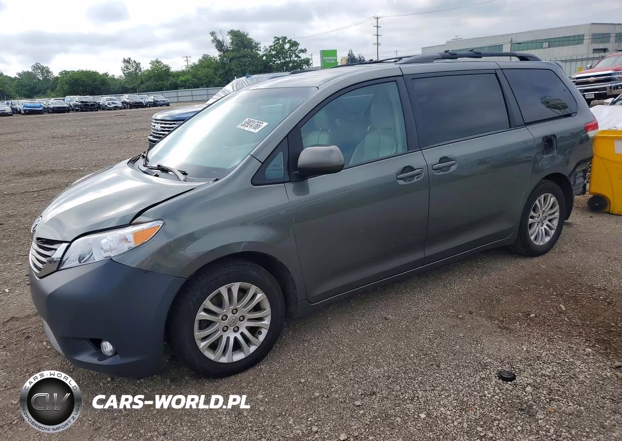 TOYOTA SIENNA XLE