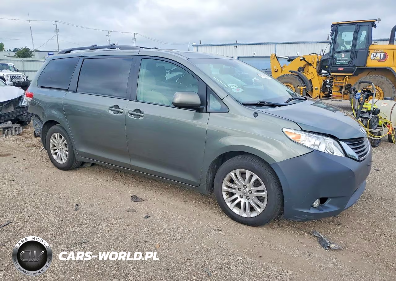 TOYOTA SIENNA XLE VIN:5TDYK3DC8DS336985 - 4