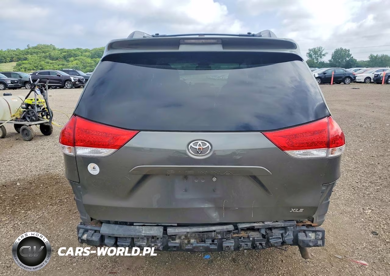 TOYOTA SIENNA XLE VIN:5TDYK3DC8DS336985 - 6