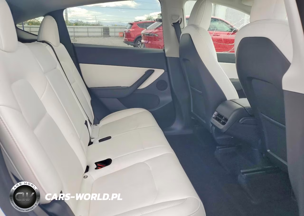 2022 Tesla Model Y VIN:7SAYGDEF8NF489990 - 11