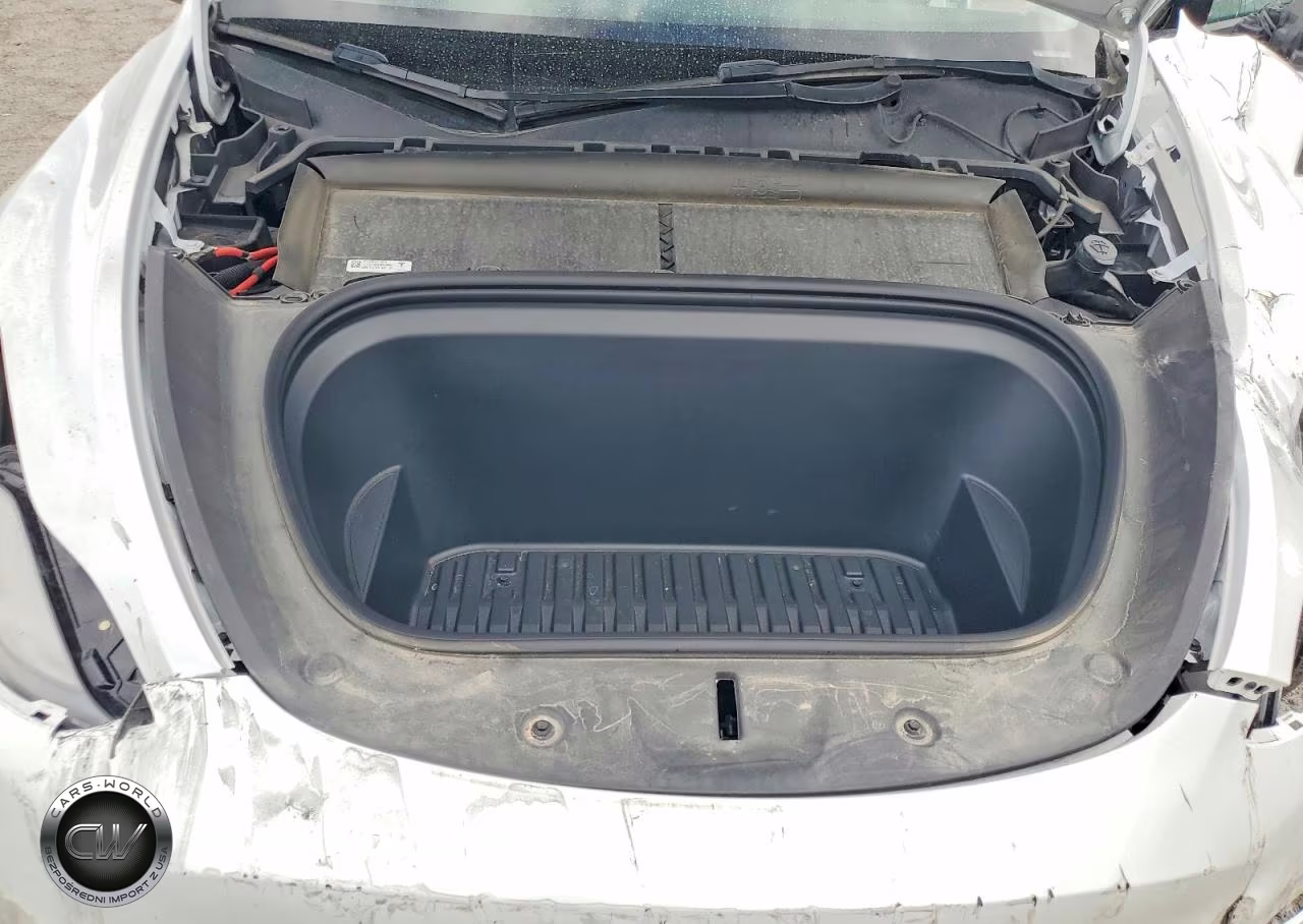 2022 Tesla Model Y VIN:7SAYGDEF8NF489990 - 12