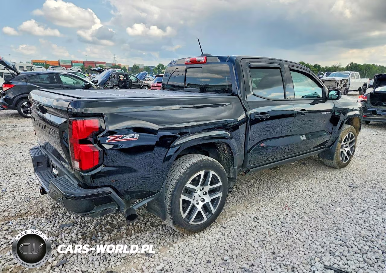 2023 Chevrolet Colorado Z71 VIN:1GCPTDEK4P1176027 - 3