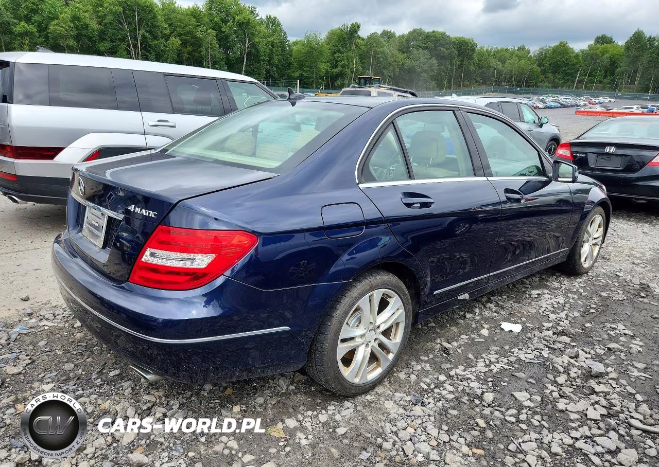 2014 Mercedes-Benz C 300 4Matic VIN:WDDGF8AB5EG180978 - 3