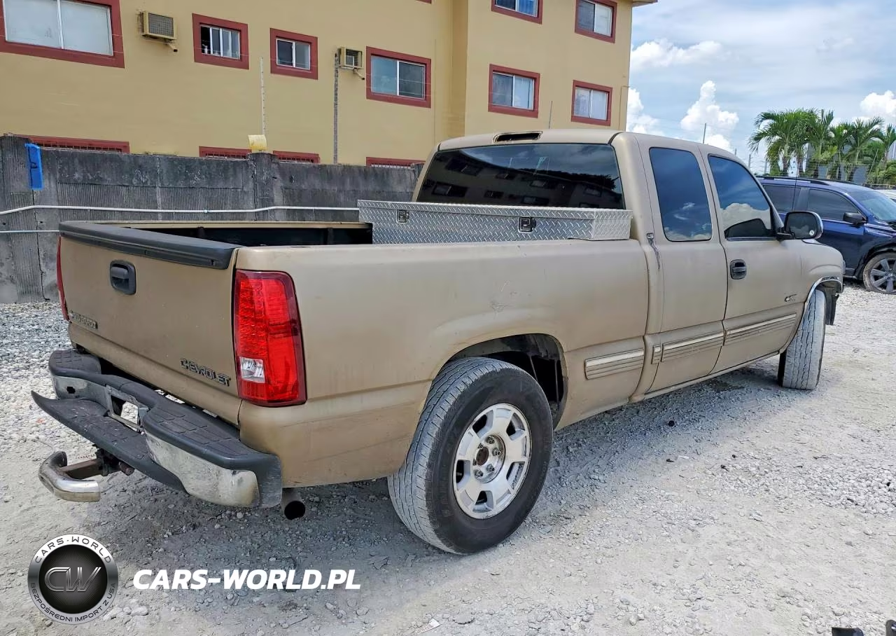 2001 Chevrolet Silverado C1500 VIN:2GCEC19V211121555 - 3