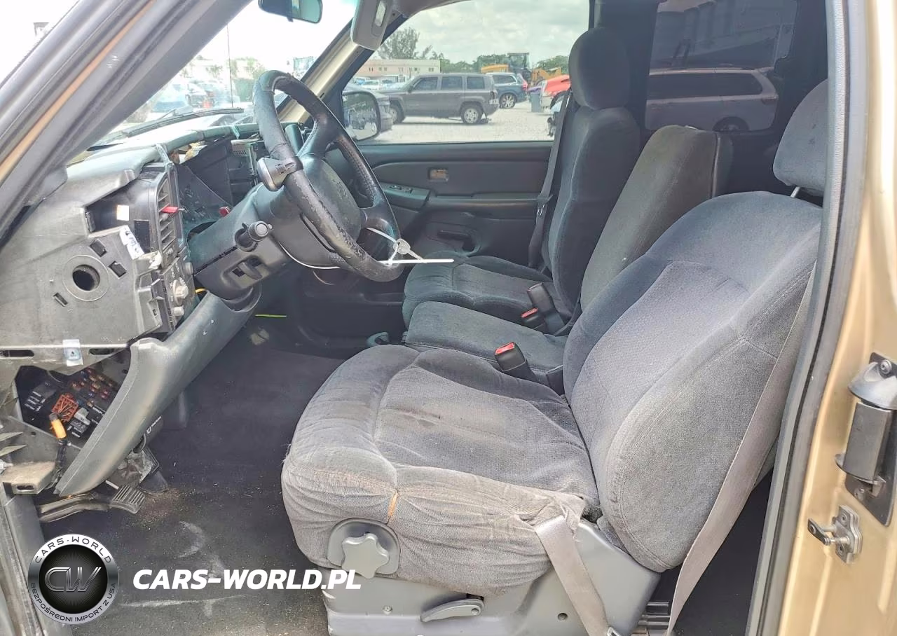 2001 Chevrolet Silverado C1500 VIN:2GCEC19V211121555 - 7