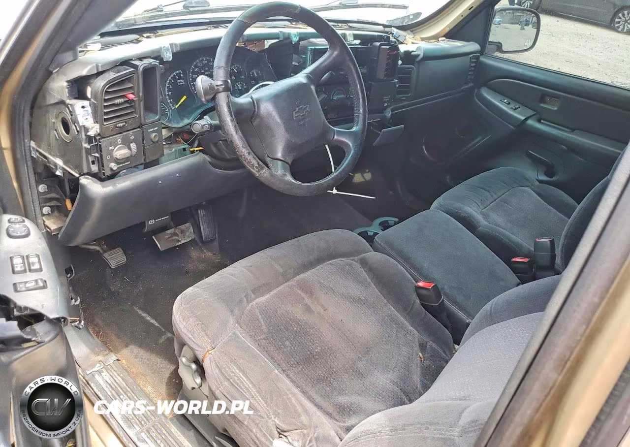 2001 Chevrolet Silverado C1500 VIN:2GCEC19V211121555 - 8