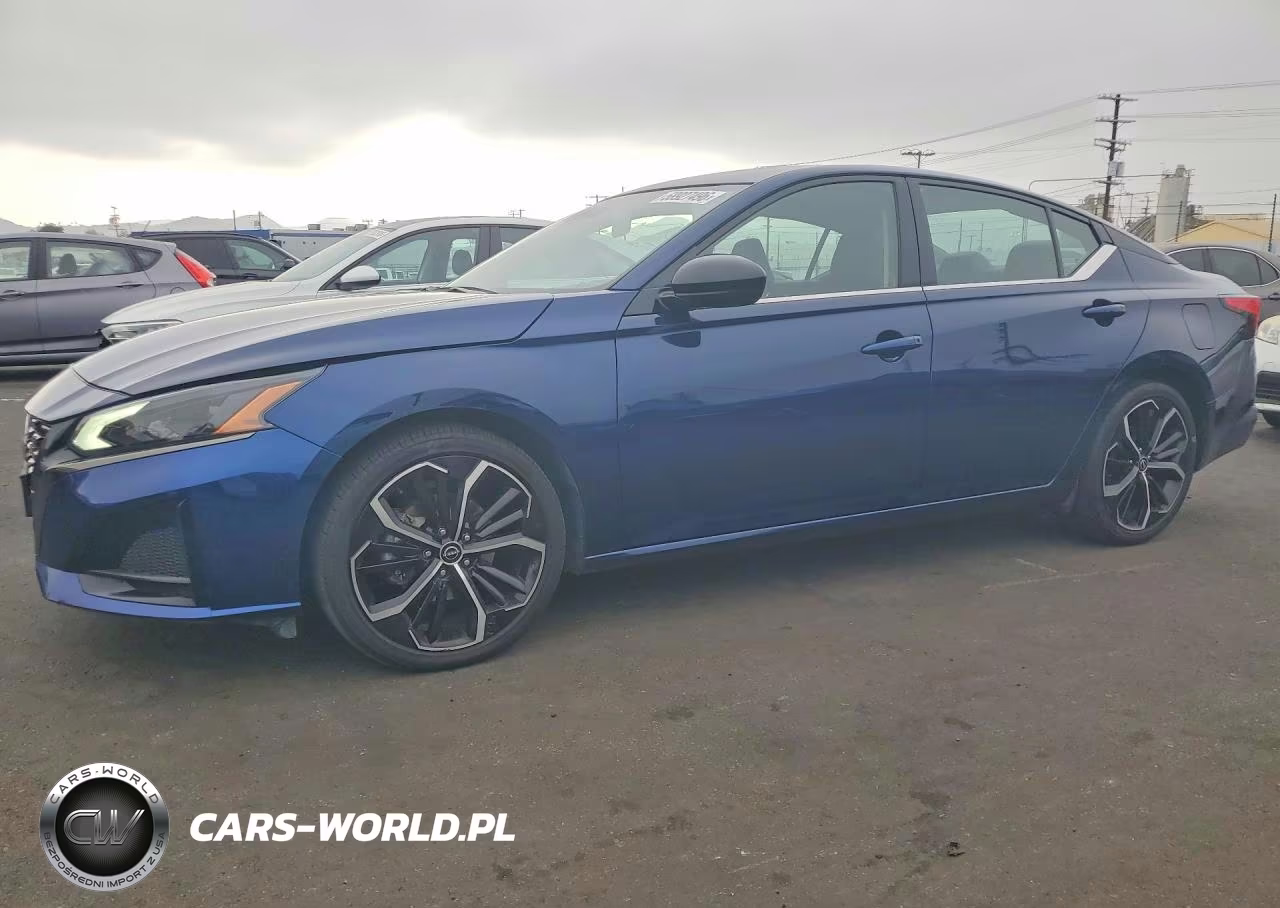 2023 Nissan Altima Sr – zdjęcie 1 z 12