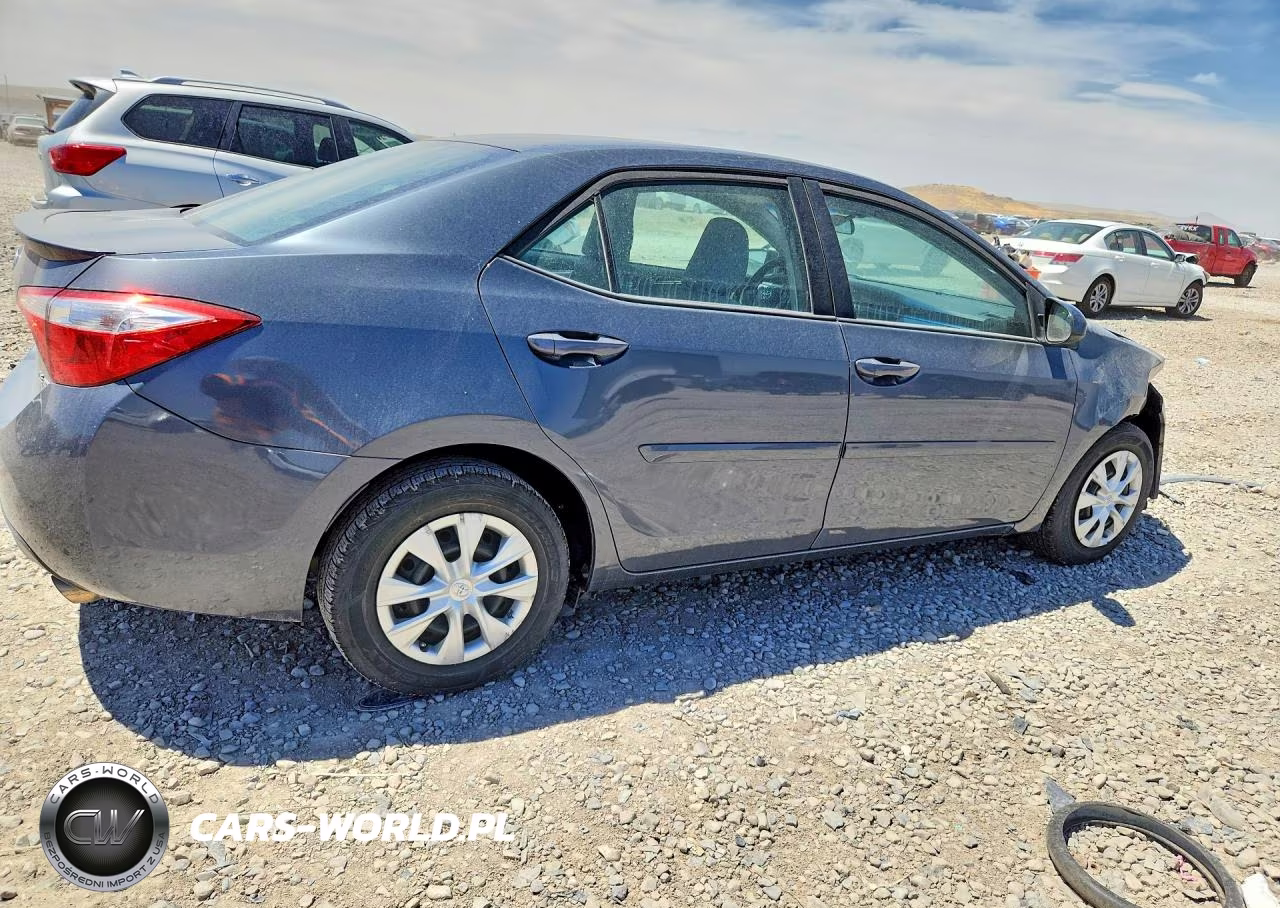 2015 Toyota Corolla Le Eco VIN:5YFBPRHE8FP324532 - 3