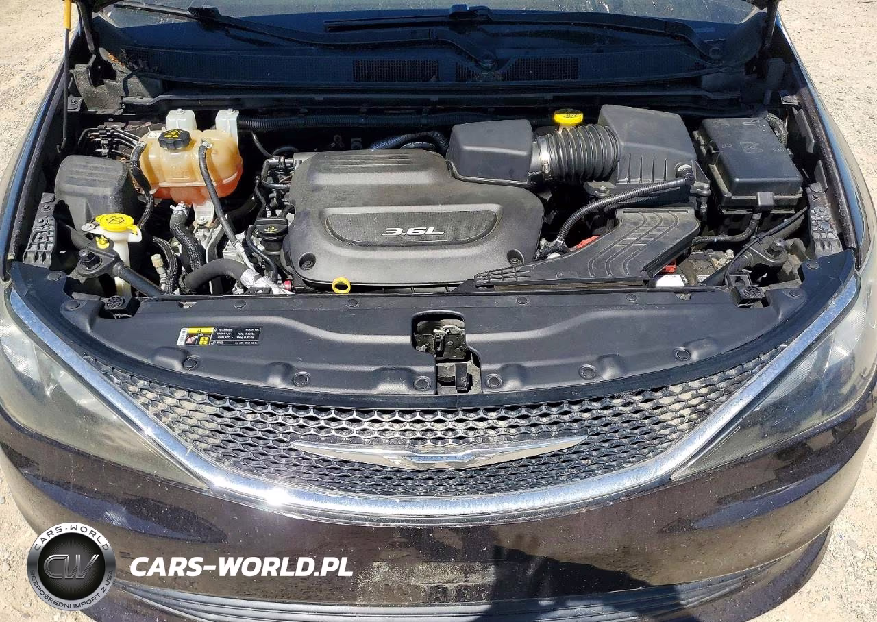 2017 Chrysler Pacifica Touring VIN:2C4RC1DG6HR577208 - 12