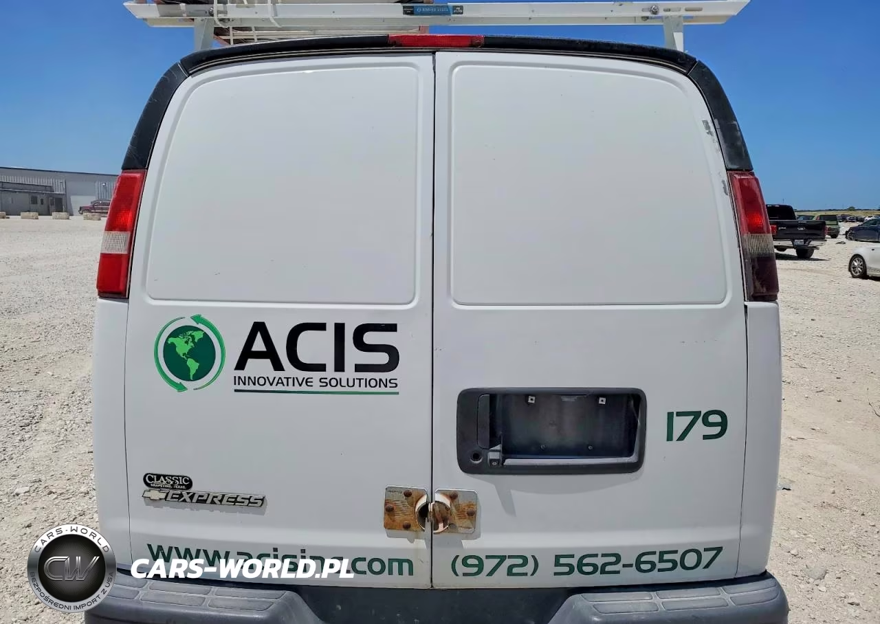 2017 Chevrolet Express G2500 VIN:1GCWGBFF0H1322849 - 10