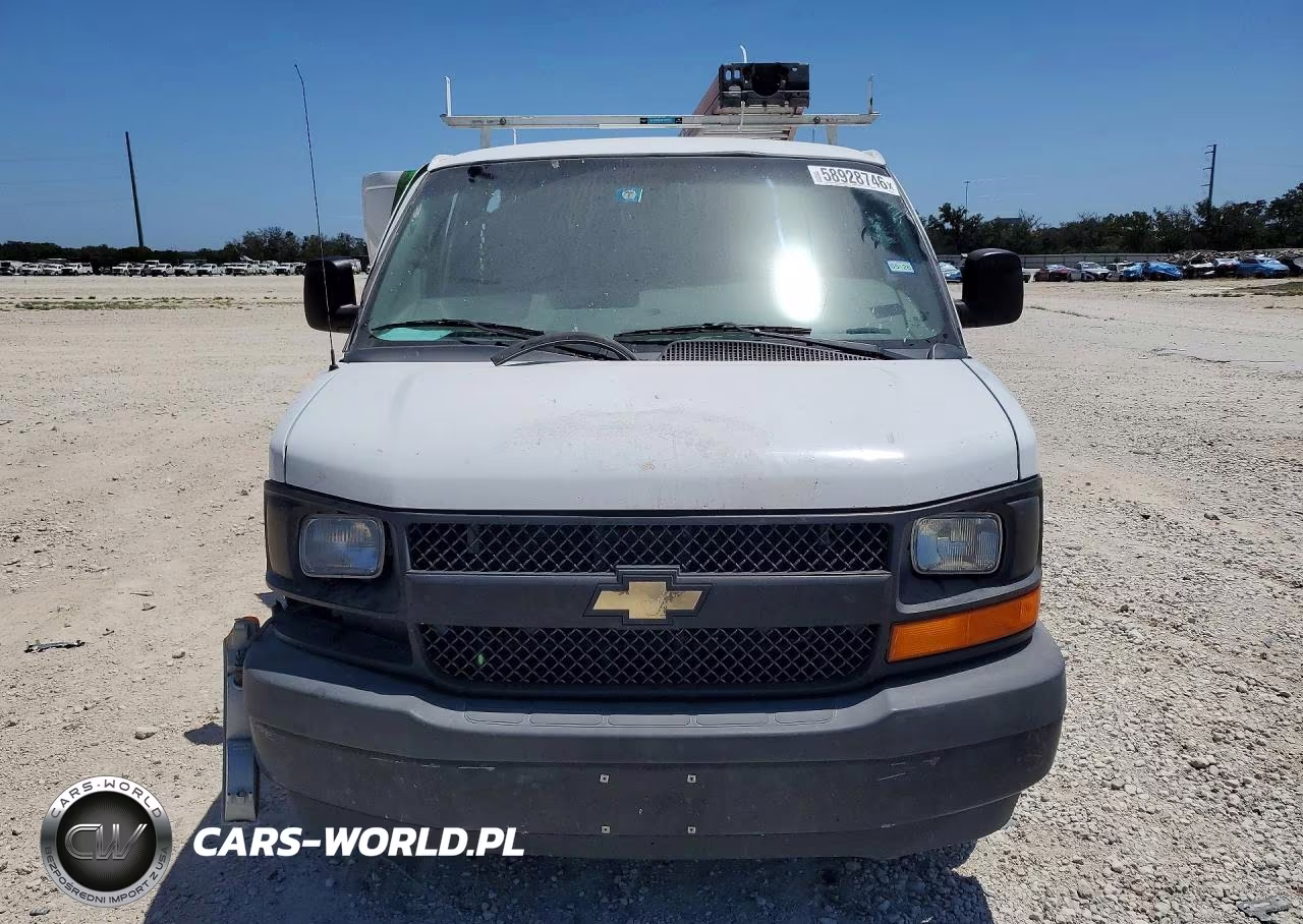 2017 Chevrolet Express G2500 VIN:1GCWGBFF0H1322849 - 5