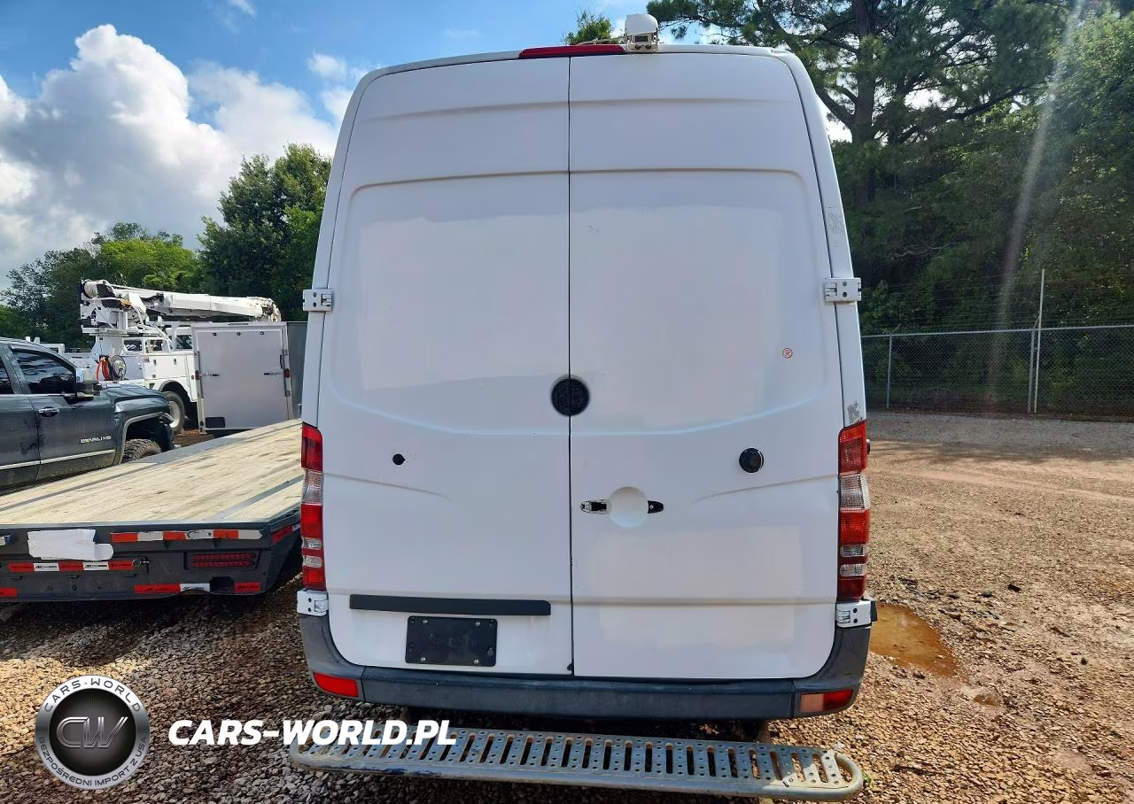 2012 Mercedes-Benz Sprinter 2500 Delivery Van VIN:WD3PE8CB7C5610717 - 6
