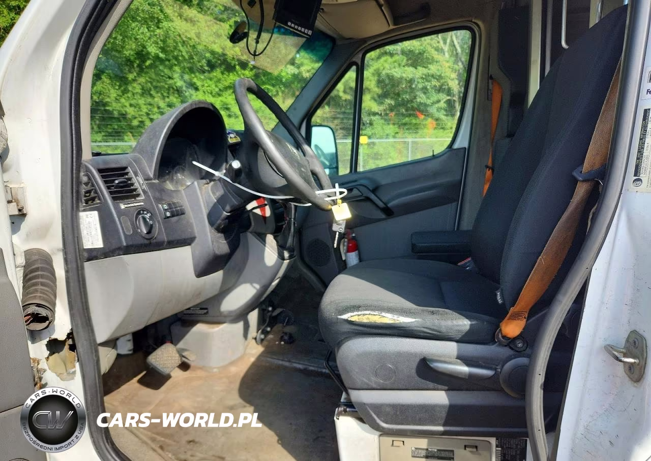 2012 Mercedes-Benz Sprinter 2500 Delivery Van VIN:WD3PE8CB7C5610717 - 7
