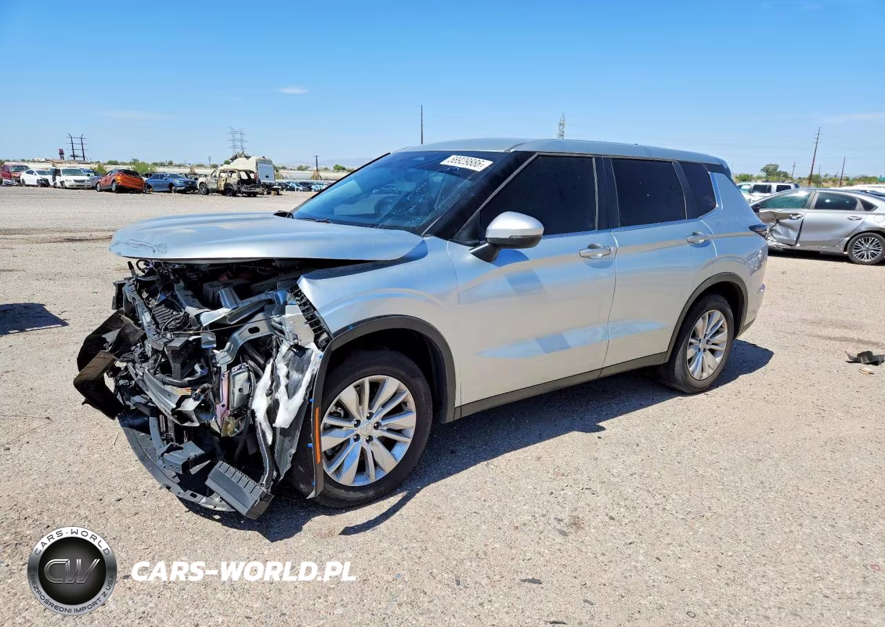 2025 Mitsubishi Outlander Es