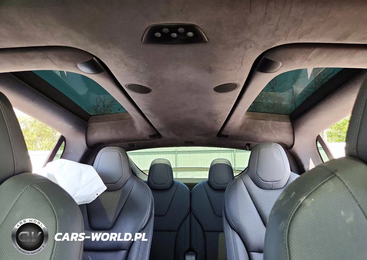 2026 Tesla Model X VIN:7SAXCBE68TF479811 - 10