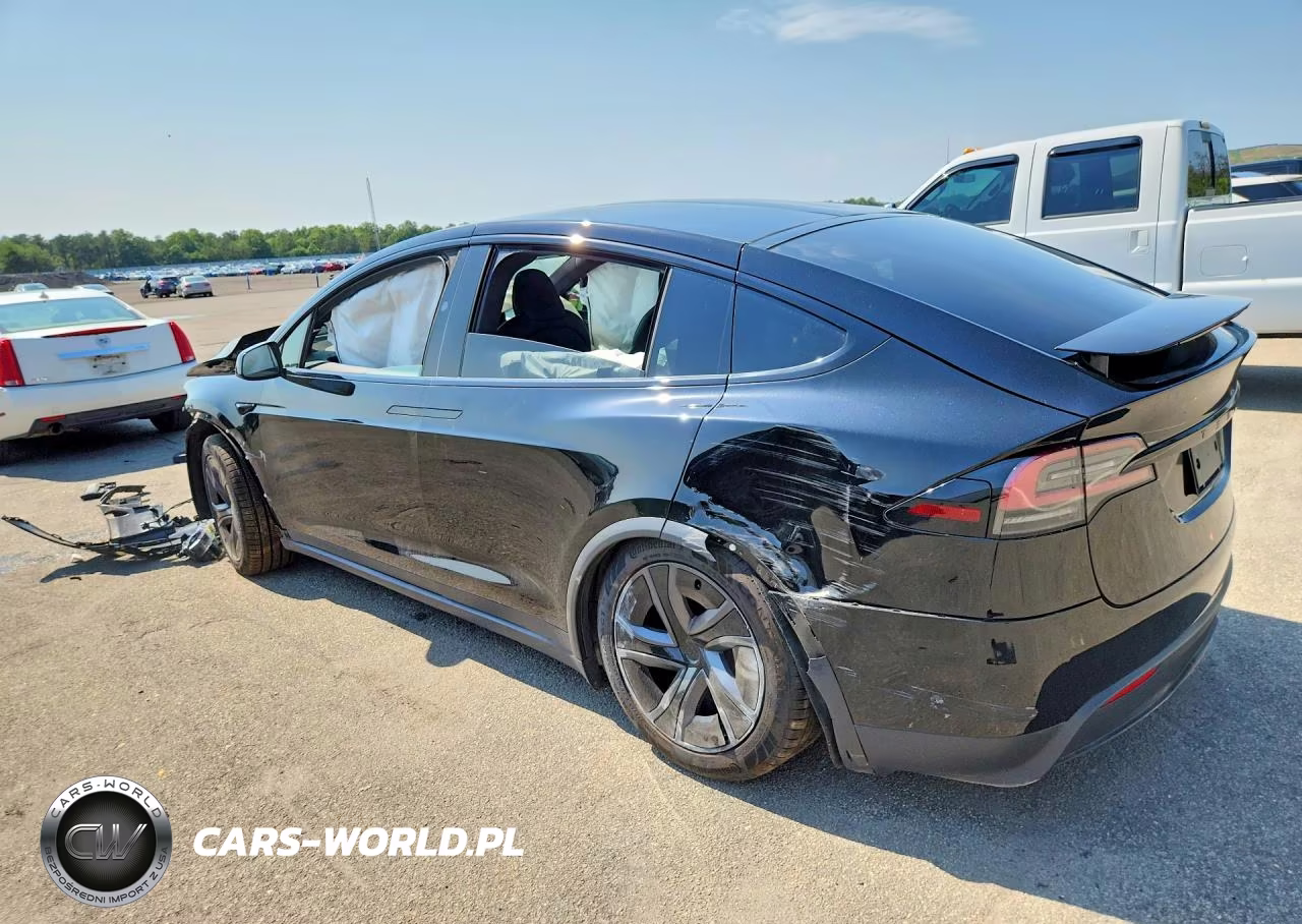 2026 Tesla Model X VIN:7SAXCBE68TF479811 - 2